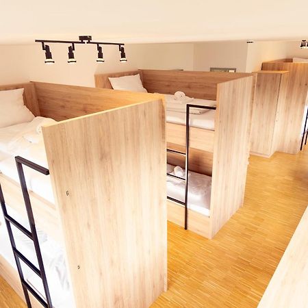 Henrys Sleeping Am Augsburger Eiskanal 외부 사진