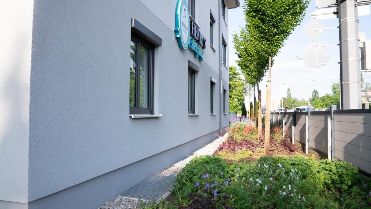Henrys Sleeping Am Augsburger Eiskanal 외부 사진